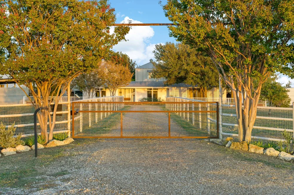 2436 Big Sky Trail Ponder, TX 76259