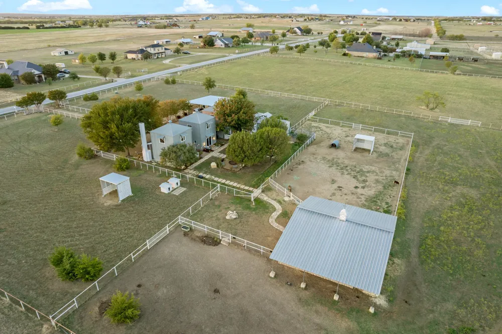 2436 Big Sky Trail Ponder, TX 76259