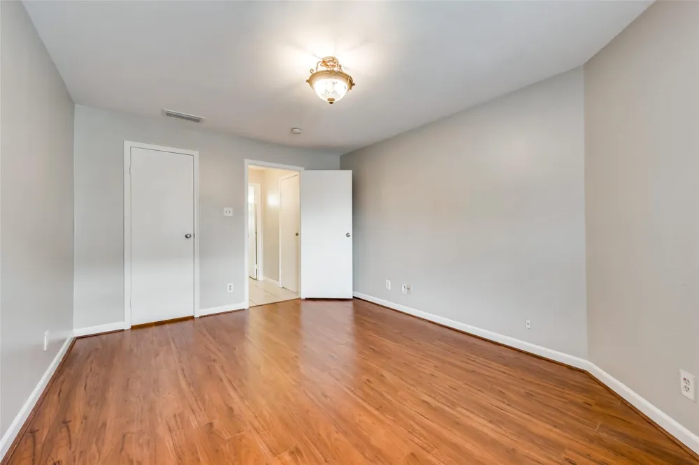 8787 Brae Acres Road #406 Houston, TX 77074