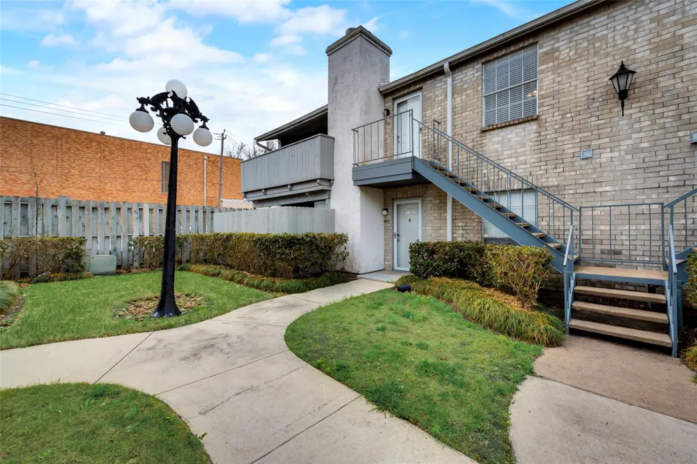 8787 Brae Acres Road #406 Houston, TX 77074