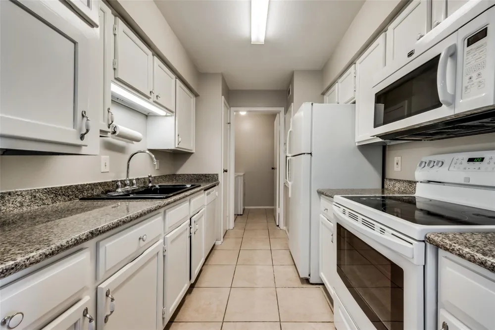 8787 Brae Acres Road #406 Houston, TX 77074