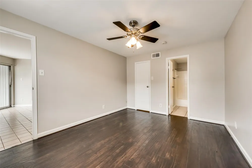 8787 Brae Acres Road #406 Houston, TX 77074