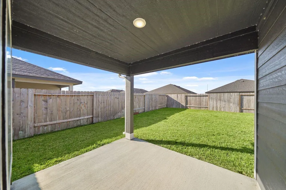 7502 Fierce Friesian Lane Rosharon, TX 77583