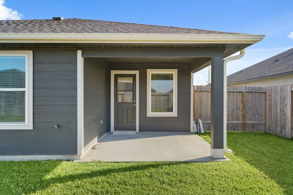 7502 Fierce Friesian Lane Rosharon, TX 77583