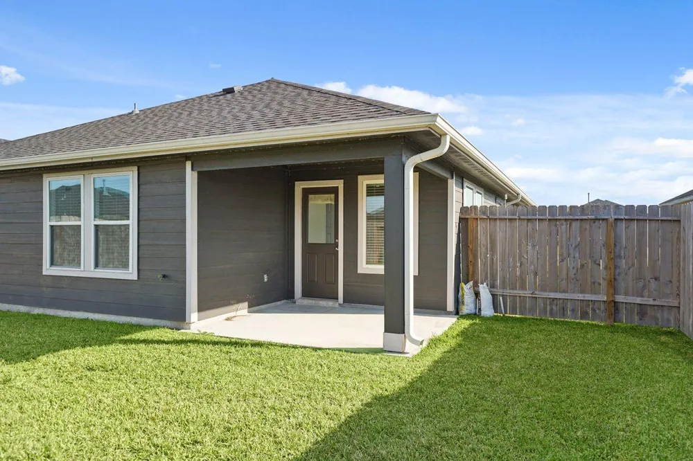 7502 Fierce Friesian Lane Rosharon, TX 77583