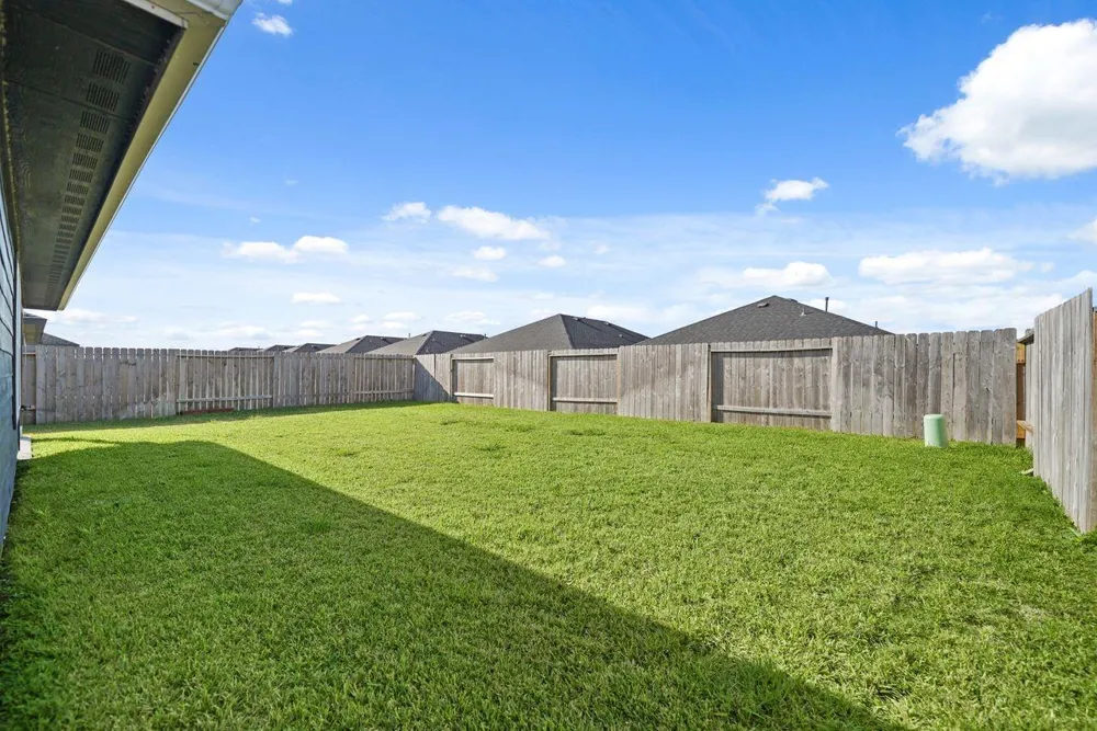 7502 Fierce Friesian Lane Rosharon, TX 77583