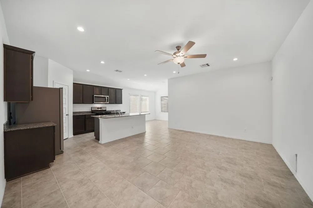 7502 Fierce Friesian Lane Rosharon, TX 77583