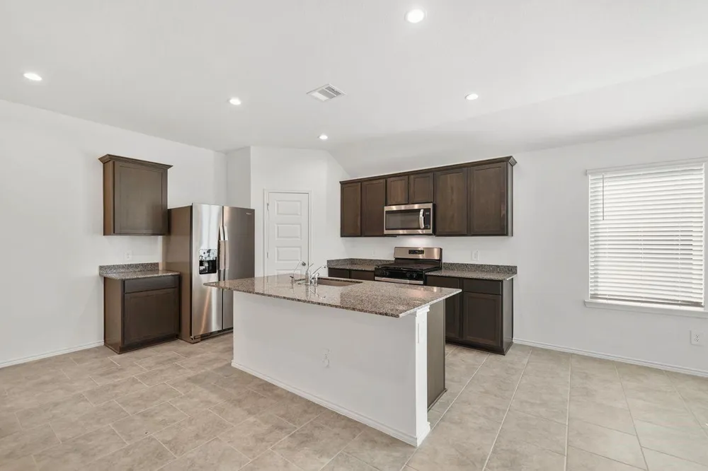 7502 Fierce Friesian Lane Rosharon, TX 77583