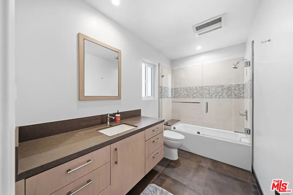 1342 Stanford Street #7 Santa Monica, CA 90404