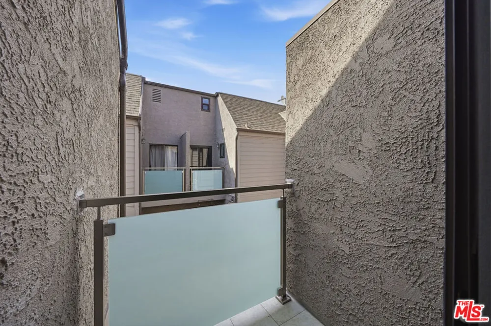 1342 Stanford Street #7 Santa Monica, CA 90404