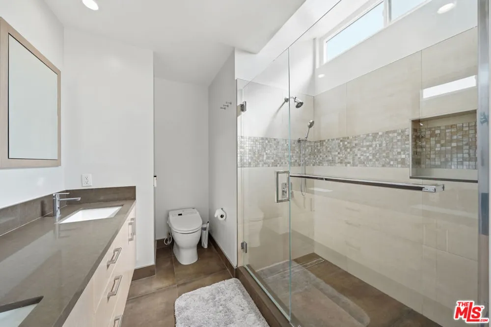 1342 Stanford Street #7 Santa Monica, CA 90404