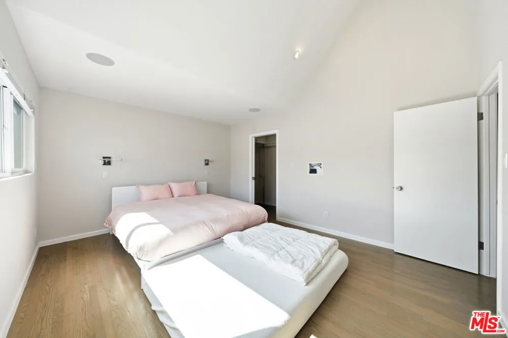 1342 Stanford Street #7 Santa Monica, CA 90404