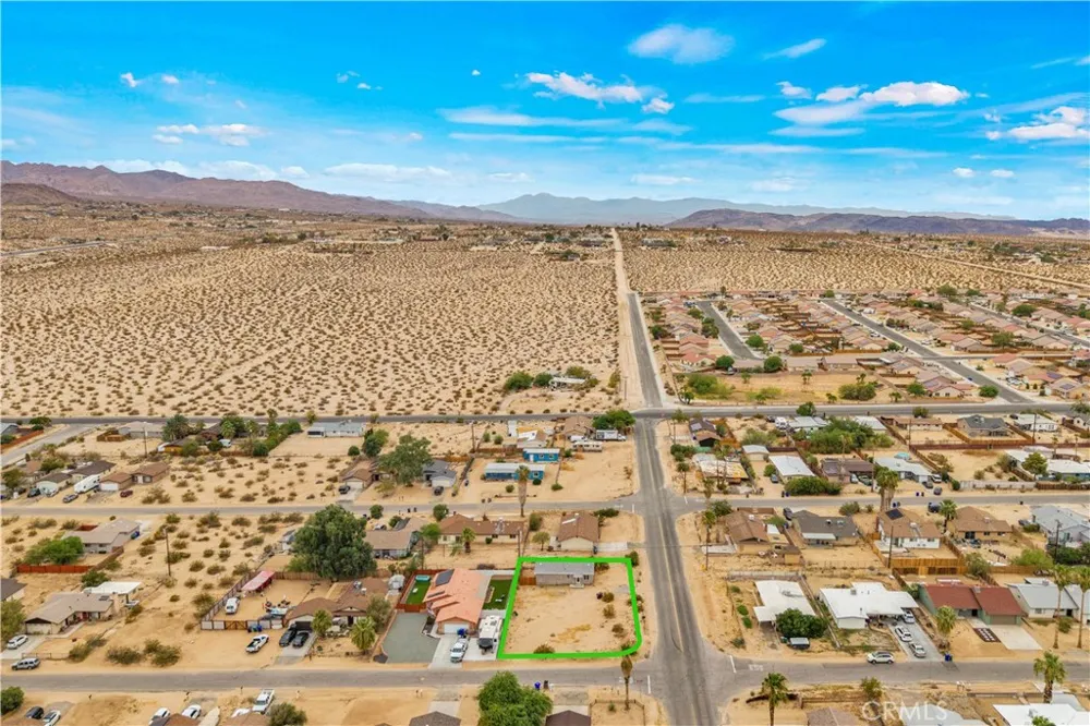 6104 Chia Avenue 29 Palms, CA 92277