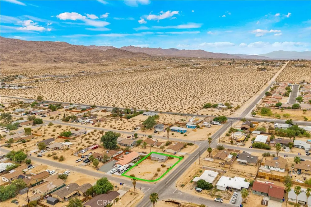 6104 Chia Avenue 29 Palms, CA 92277