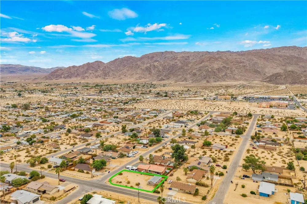 6104 Chia Avenue 29 Palms, CA 92277