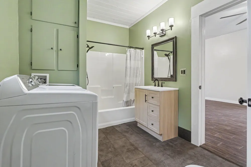 817 W Hanover Street Marshall, MI 49068