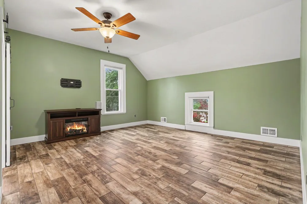 817 W Hanover Street Marshall, MI 49068