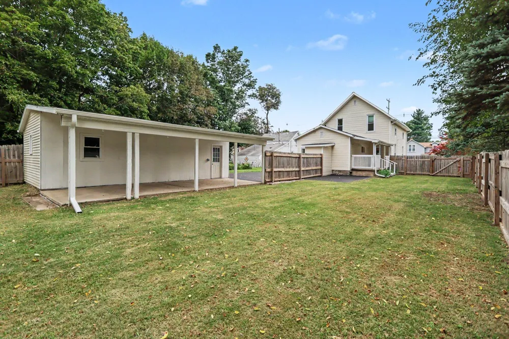 817 W Hanover Street Marshall, MI 49068