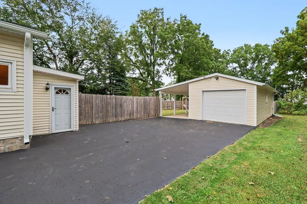 817 W Hanover Street Marshall, MI 49068