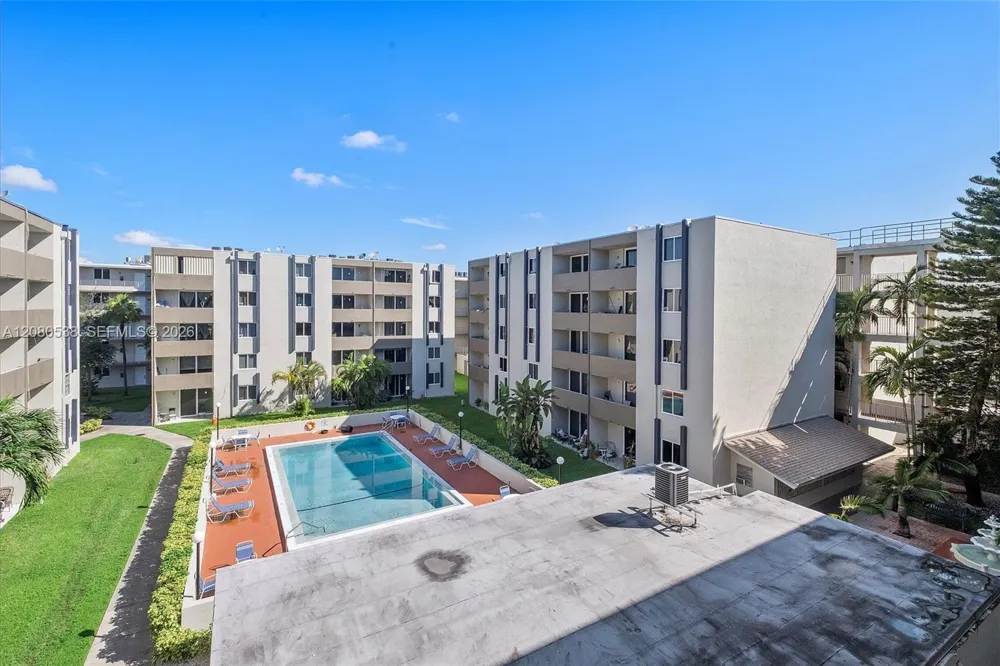10090 NW 80th Ct #1540 Hialeah Gardens, FL 33016