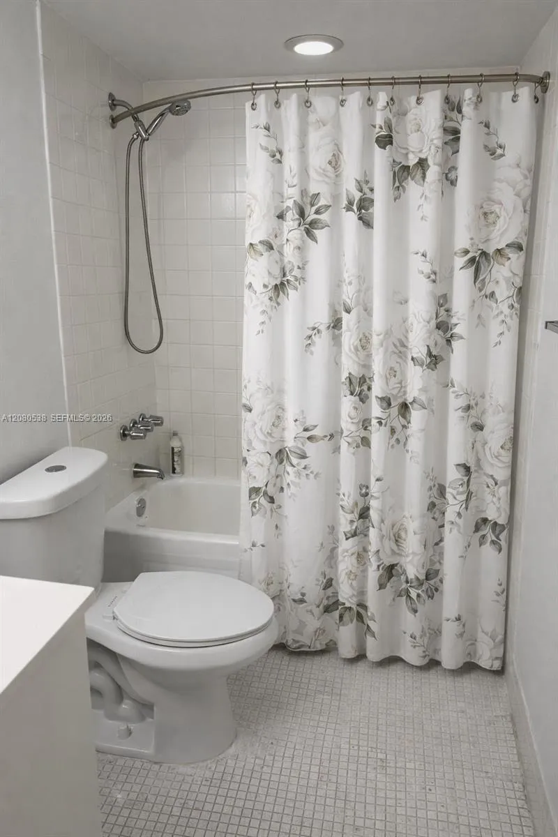 10090 NW 80th Ct #1540 Hialeah Gardens, FL 33016