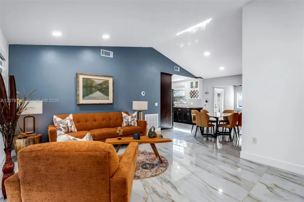 8330 NW 3rd St Pembroke Pines, FL 33024