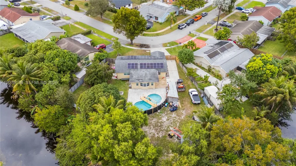 8330 NW 3rd St Pembroke Pines, FL 33024