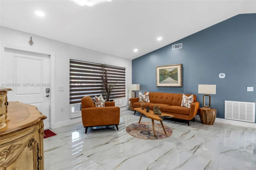 8330 NW 3rd St Pembroke Pines, FL 33024