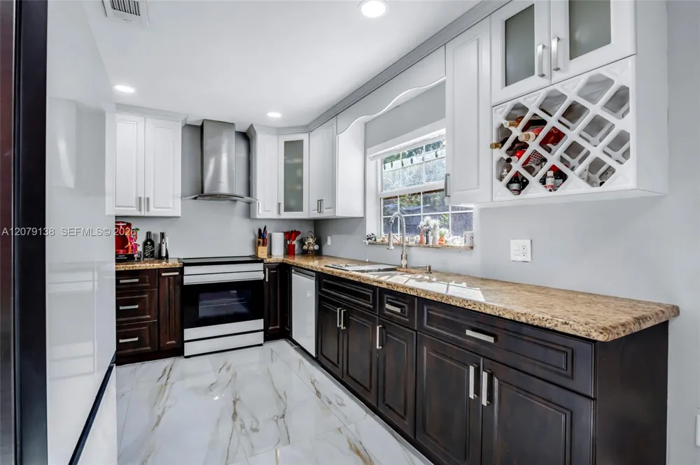 8330 NW 3rd St Pembroke Pines, FL 33024
