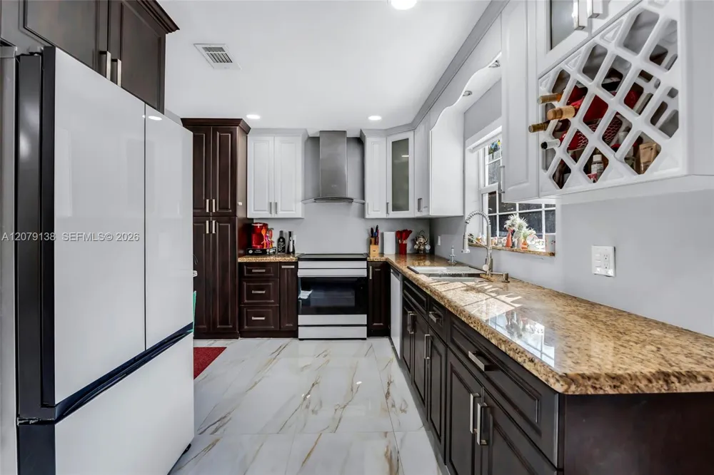 8330 NW 3rd St Pembroke Pines, FL 33024