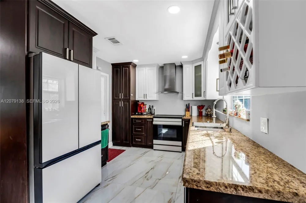 8330 NW 3rd St Pembroke Pines, FL 33024
