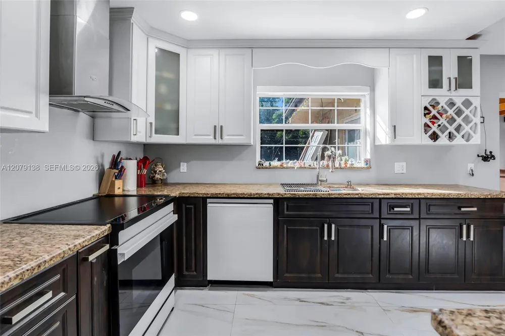 8330 NW 3rd St Pembroke Pines, FL 33024
