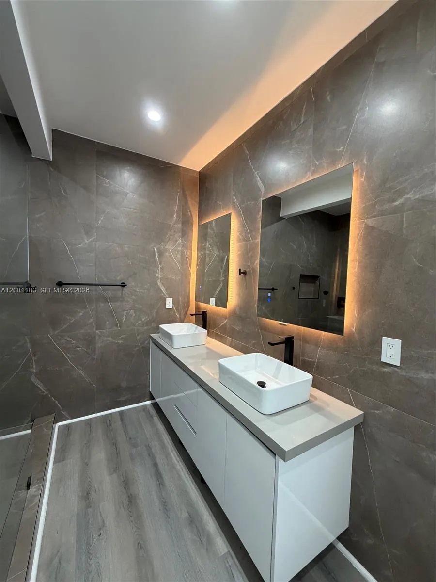 4655 SW 32nd Ave #2B Dania Beach, FL 33312