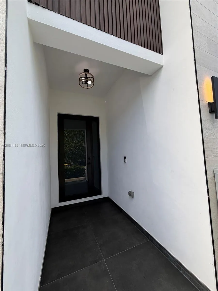 4655 SW 32nd Ave #2B Dania Beach, FL 33312
