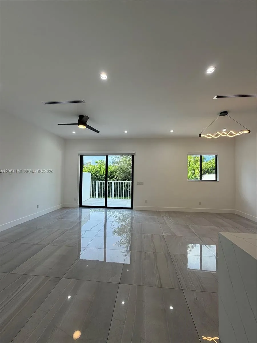 4655 SW 32nd Ave #2B Dania Beach, FL 33312