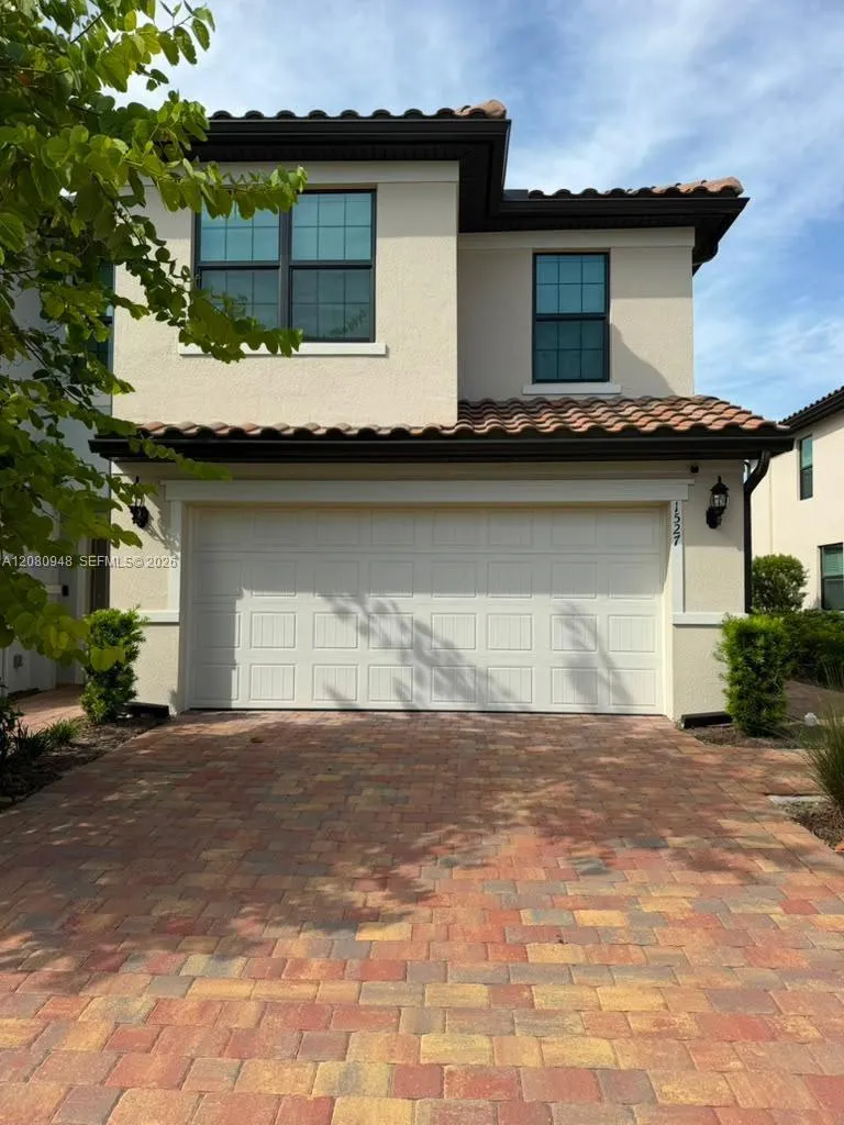 1527 Fells Cove Ln #1527 Cape Coral, FL 33909