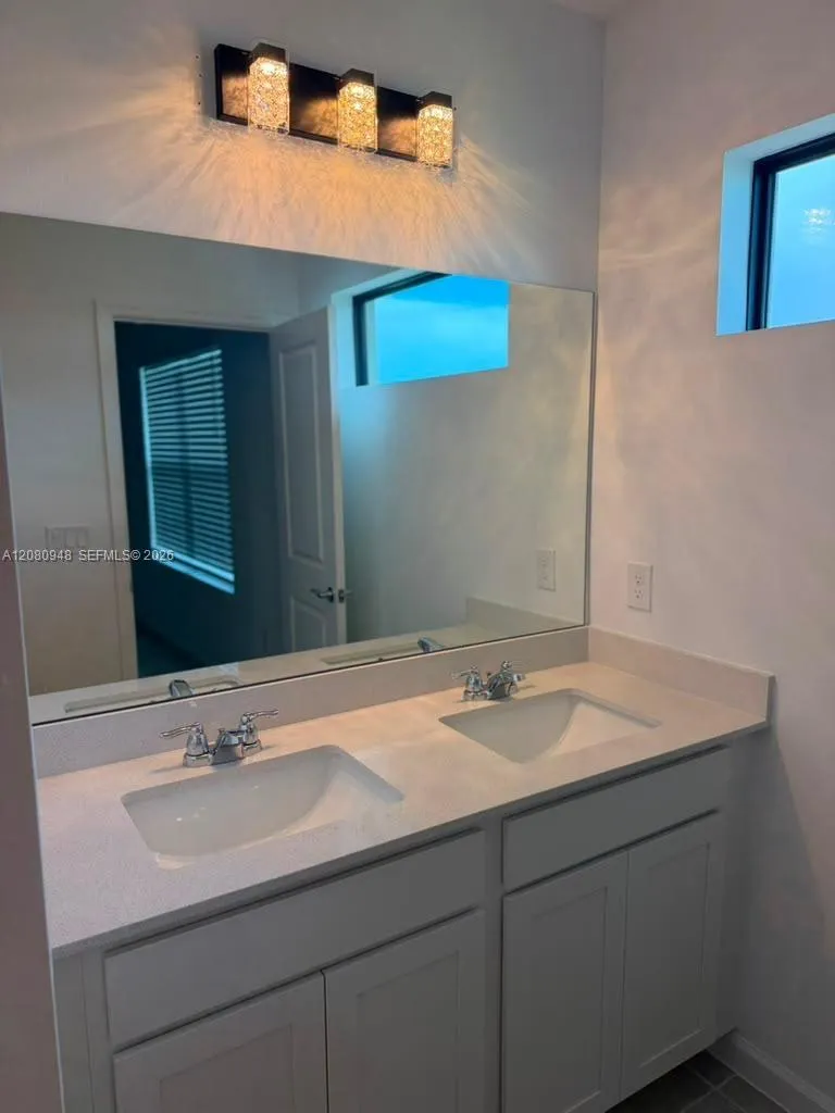 1527 Fells Cove Ln #1527 Cape Coral, FL 33909