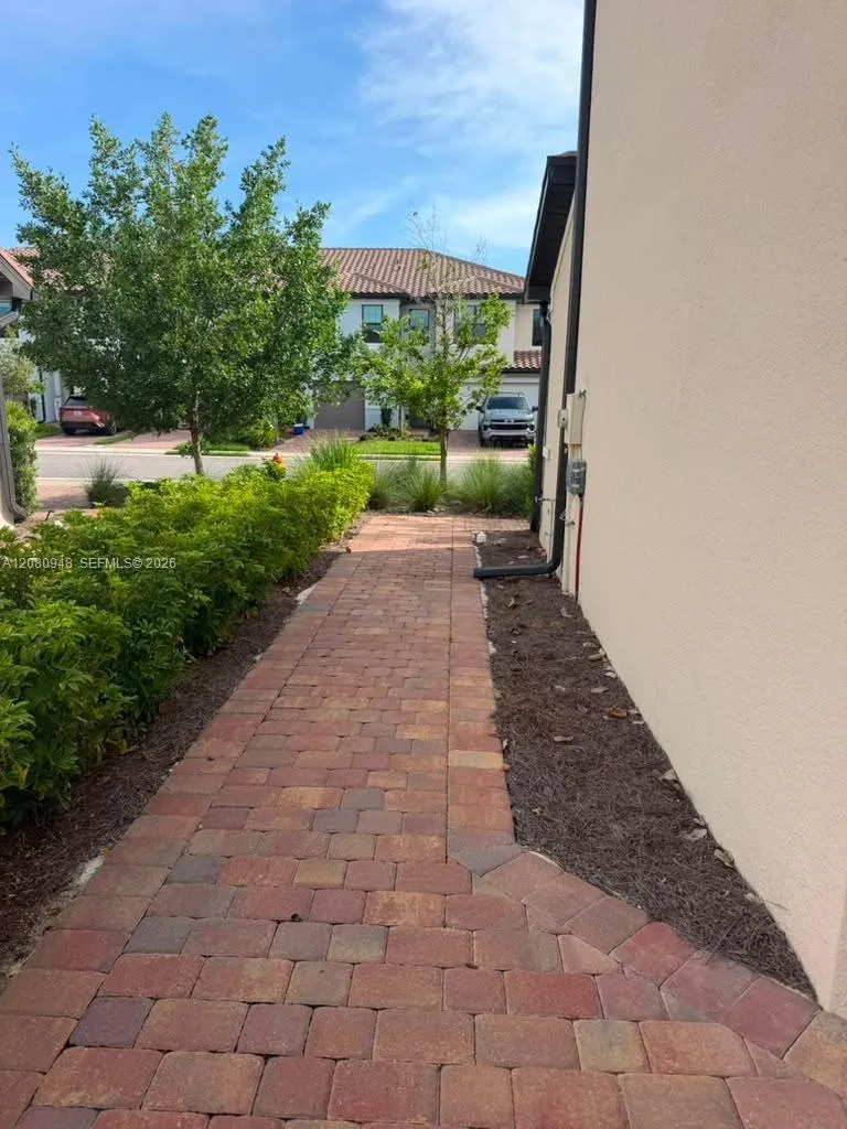 1527 Fells Cove Ln #1527 Cape Coral, FL 33909