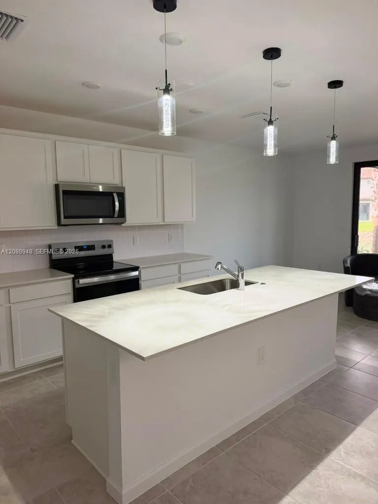 1527 Fells Cove Ln #1527 Cape Coral, FL 33909