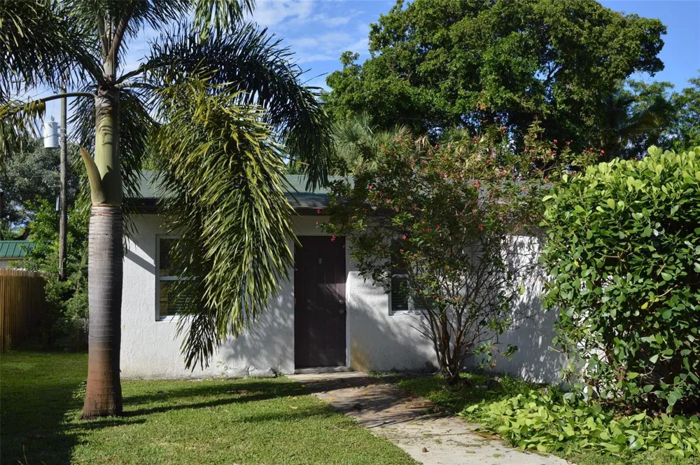 823 NE 14th Court Fort Lauderdale, FL 33304