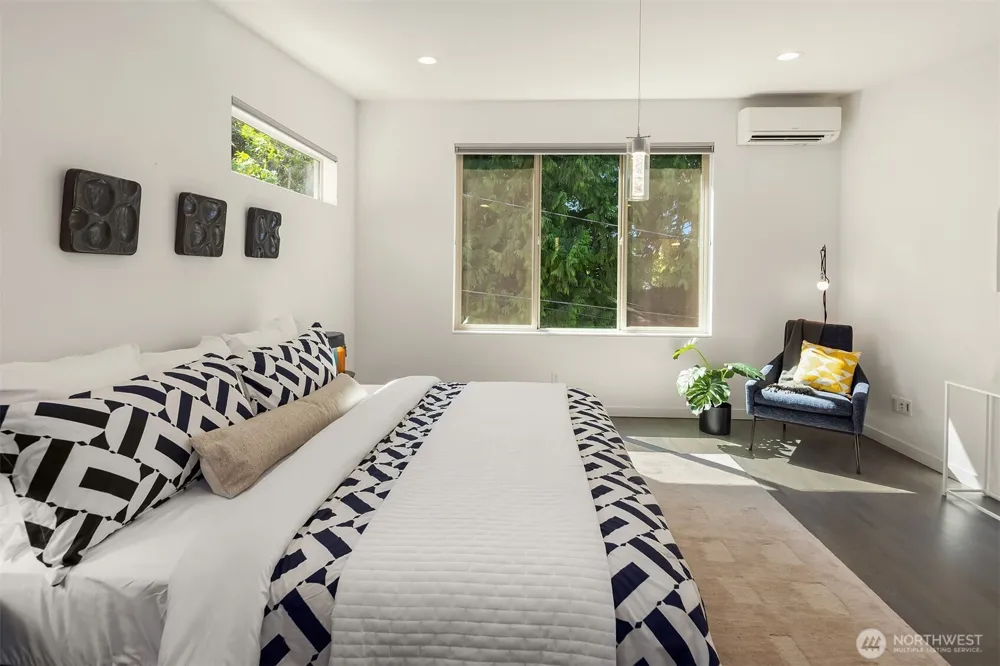 1810 SW Dakota Street Seattle, WA 98106