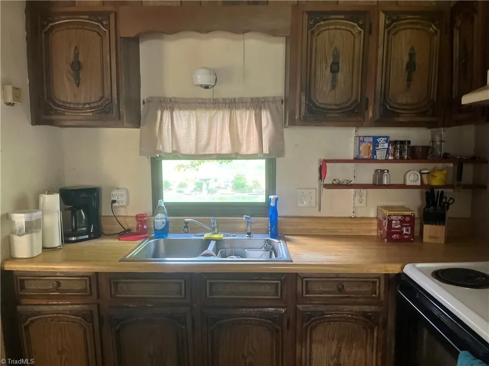 4631 Calhoun Drive Liberty, NC 27298