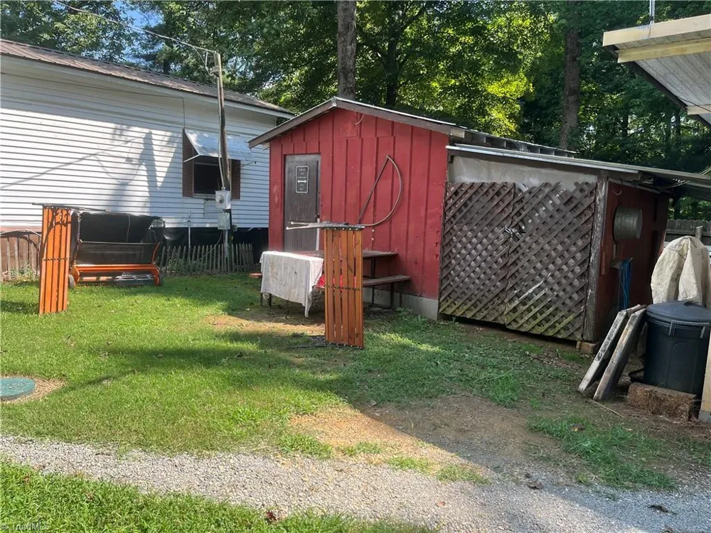 4631 Calhoun Drive Liberty, NC 27298