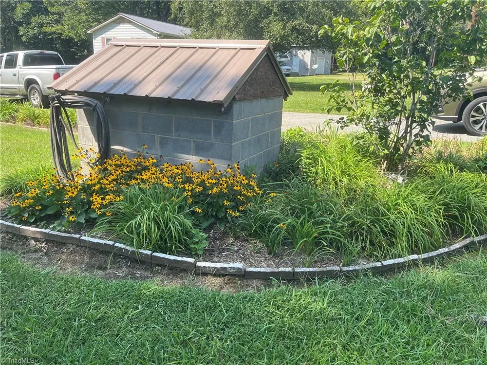 4631 Calhoun Drive Liberty, NC 27298