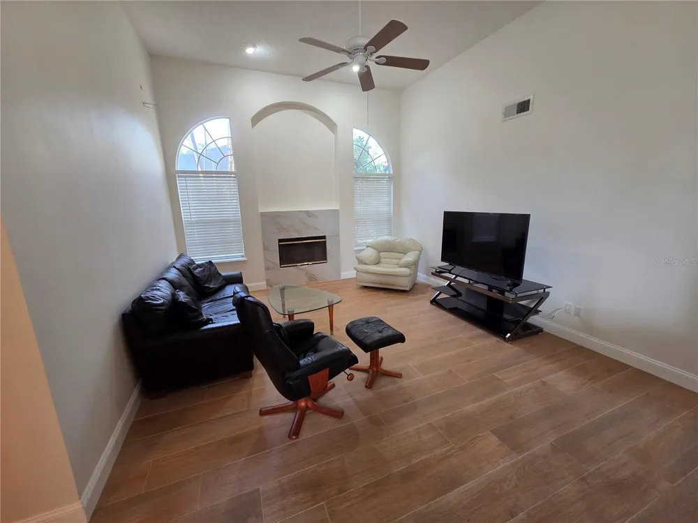 1924 AYRSHIER PLACE Oviedo, FL 32765
