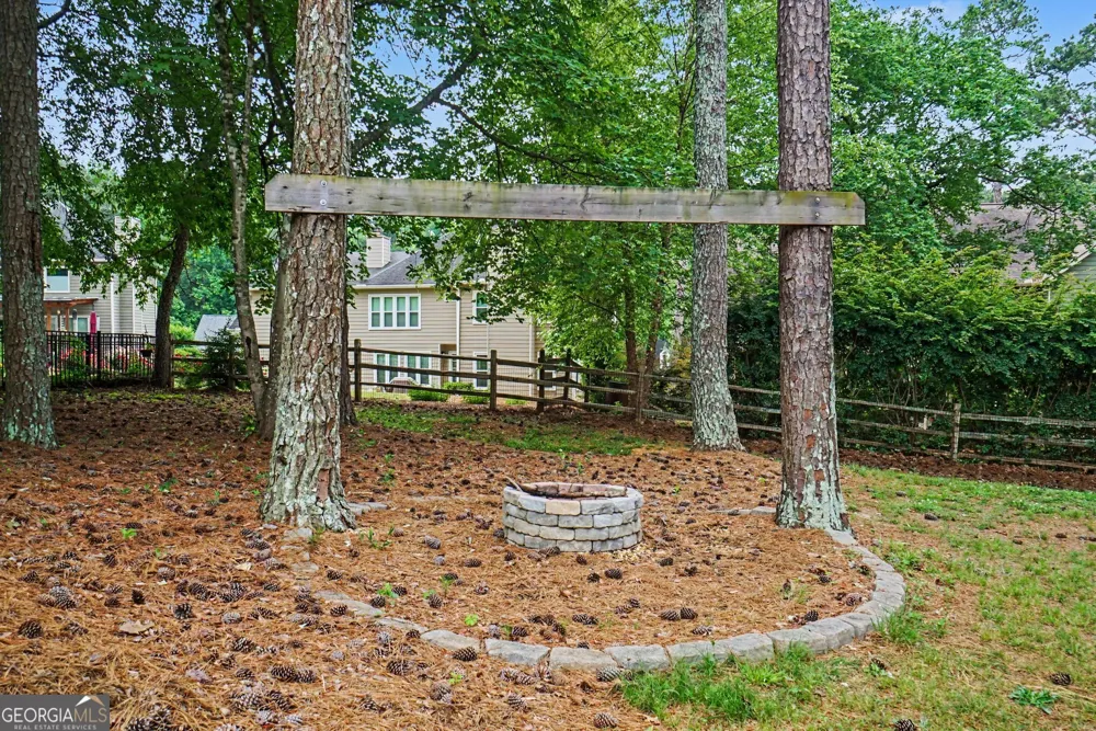 5709 Fairwood DR NW Acworth, GA 30101