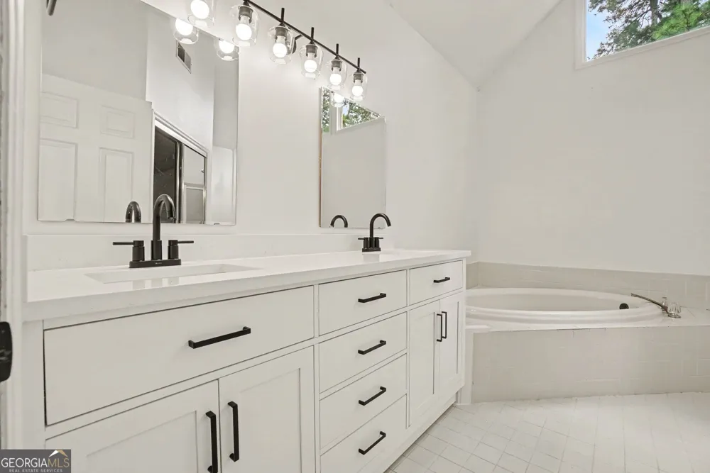 5709 Fairwood DR NW Acworth, GA 30101