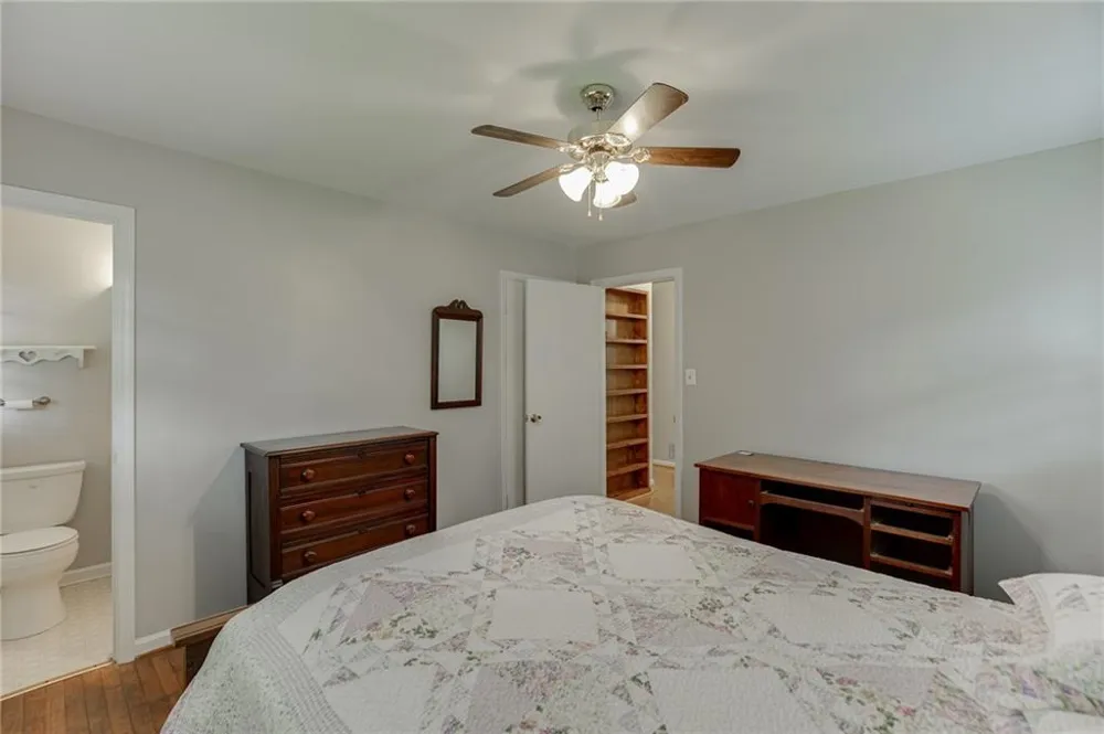 944 Beaver Ruin Road NW Lilburn, GA 30047