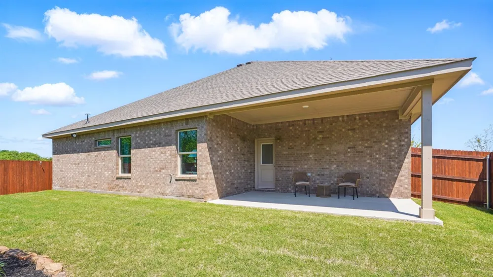 4919 SIMMENTAL DRIVE Arlington, TX 76001