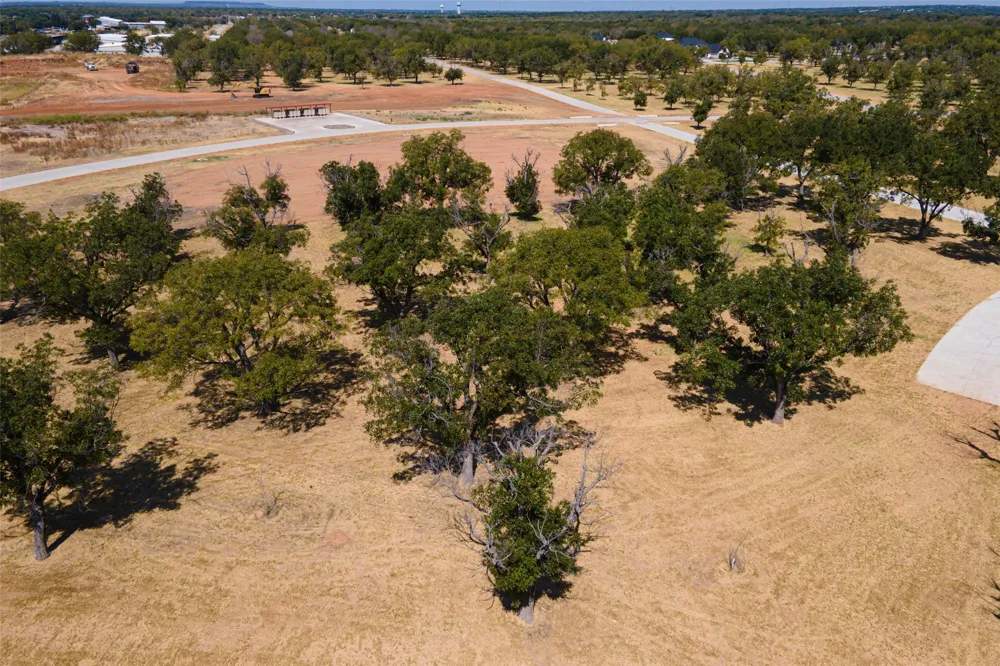 2312 E Landings S Granbury, TX 76049